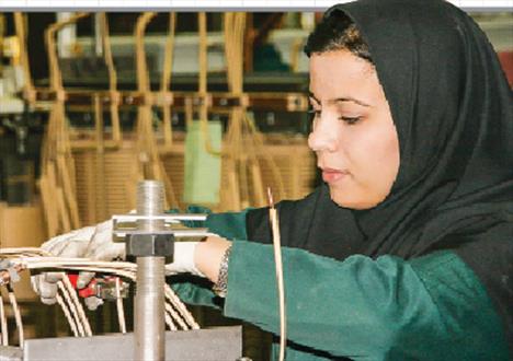 موافقت مجلس با بازنشستگی بانوان با ۲۰ سال سابقه