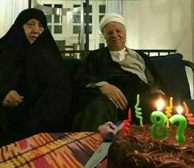 تصویر آخرین جشن تولد آیت الله هاشمی