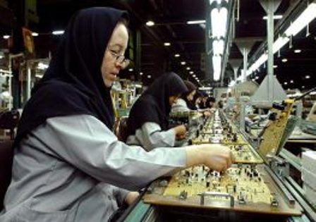 ۴۰۰ کارآفرین شهرک های صنعتی کشور را زنان تشکیل می دهند