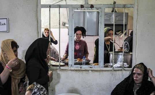 کمپ‌های درمان زنان معتاد در تهران تعطیل شدند