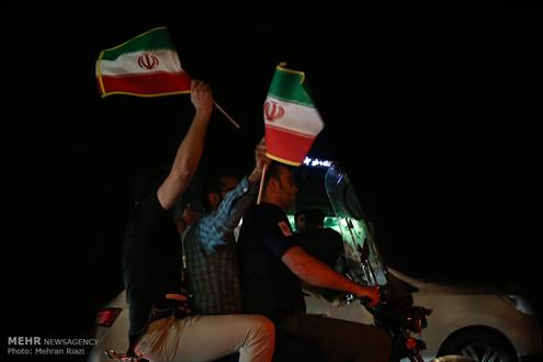 جشن صعود خیابانی به جام جهانی+تصاویر