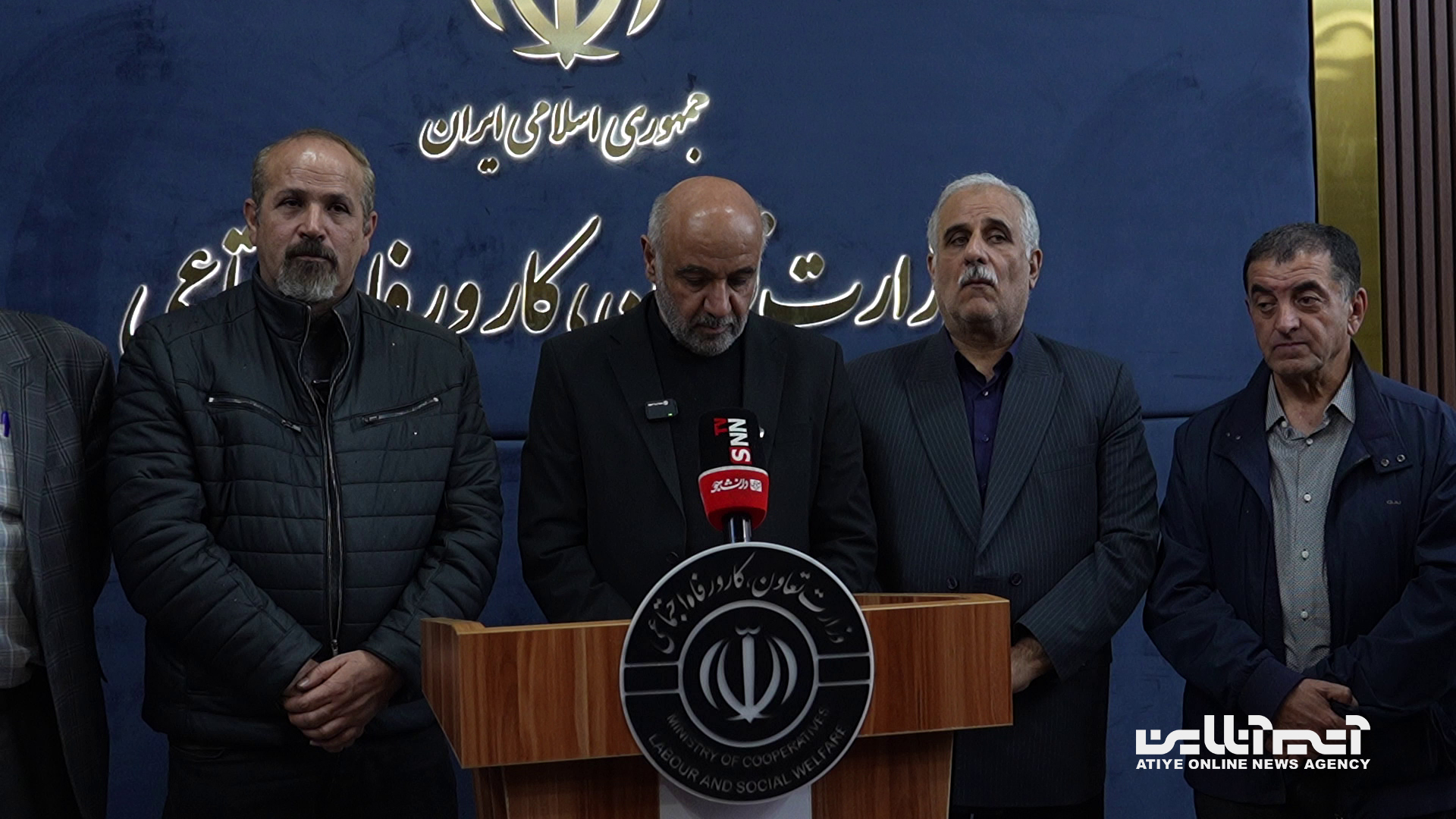 در نشست تعیین دستمزد کارگران چه گذشت؟ افزایش ۶۰ درصدی حداقل دستمزد و تصویب بازنگری پس از ۶ ماه