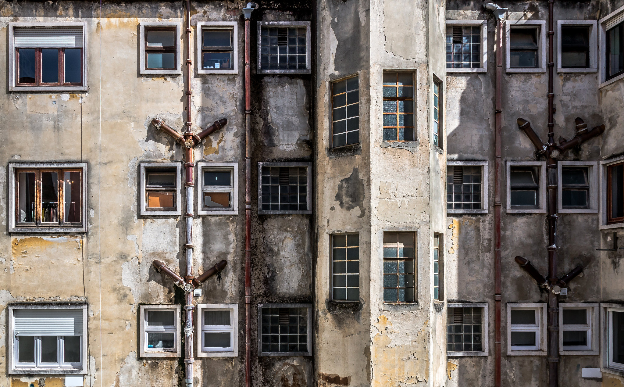 تجمیع یا تفکیک؟ بررسی دگرگونی‌های سیاست نوسازی شهری در ایران