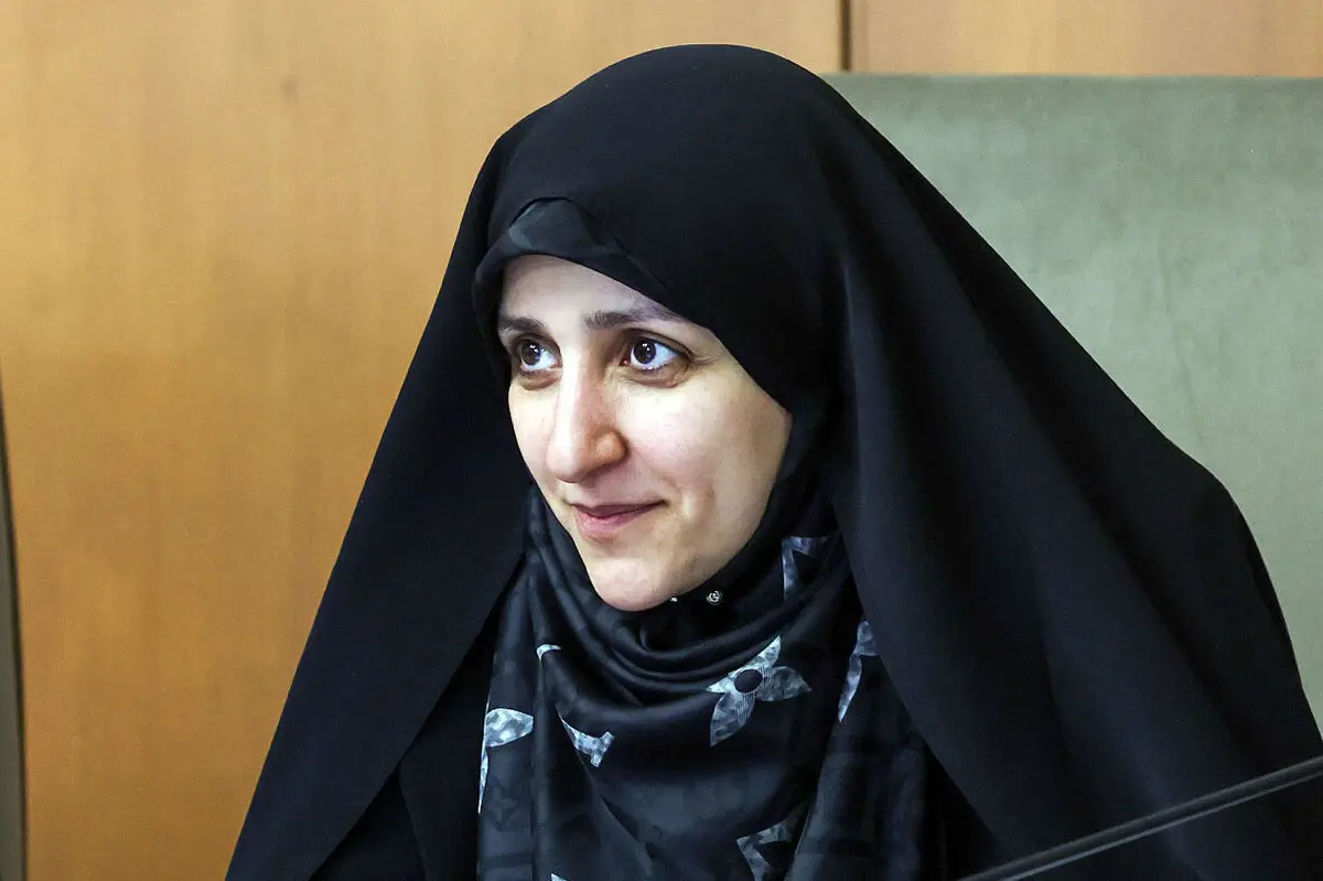 ادعای دولت برای دستیابی به مدیریت ۵۰ درصدی زنان در کشور