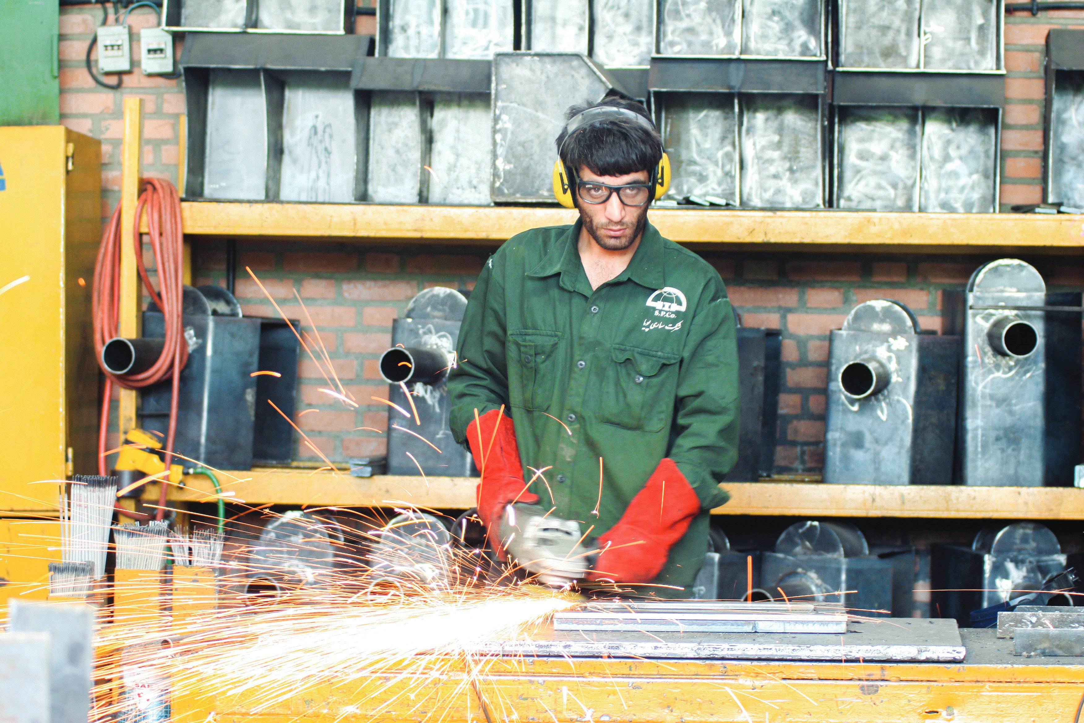 چرا وام و تسهیلات کافی نیست؟