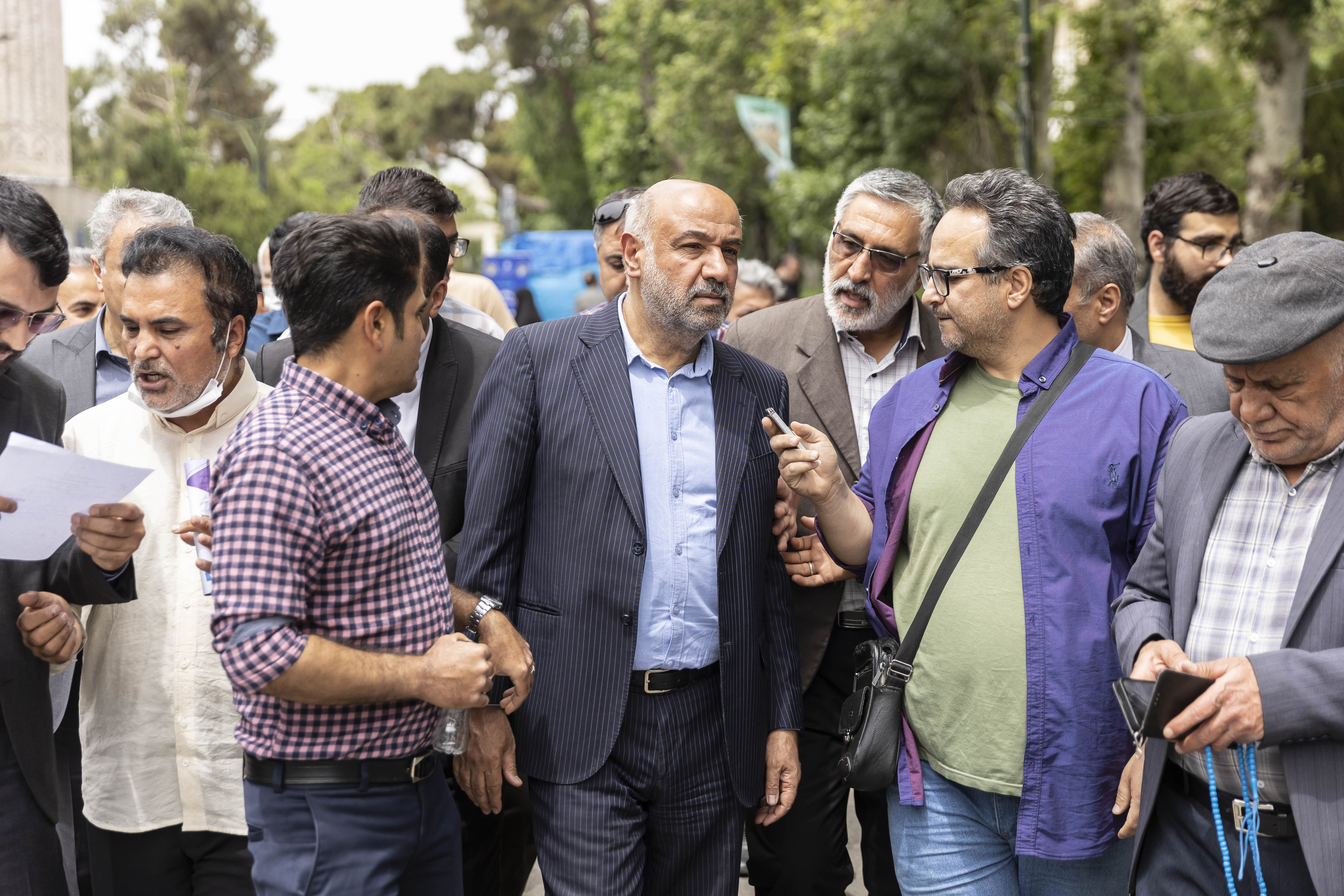 وزیر کار: قیمت کالاهای اساسی ثابت می ماند