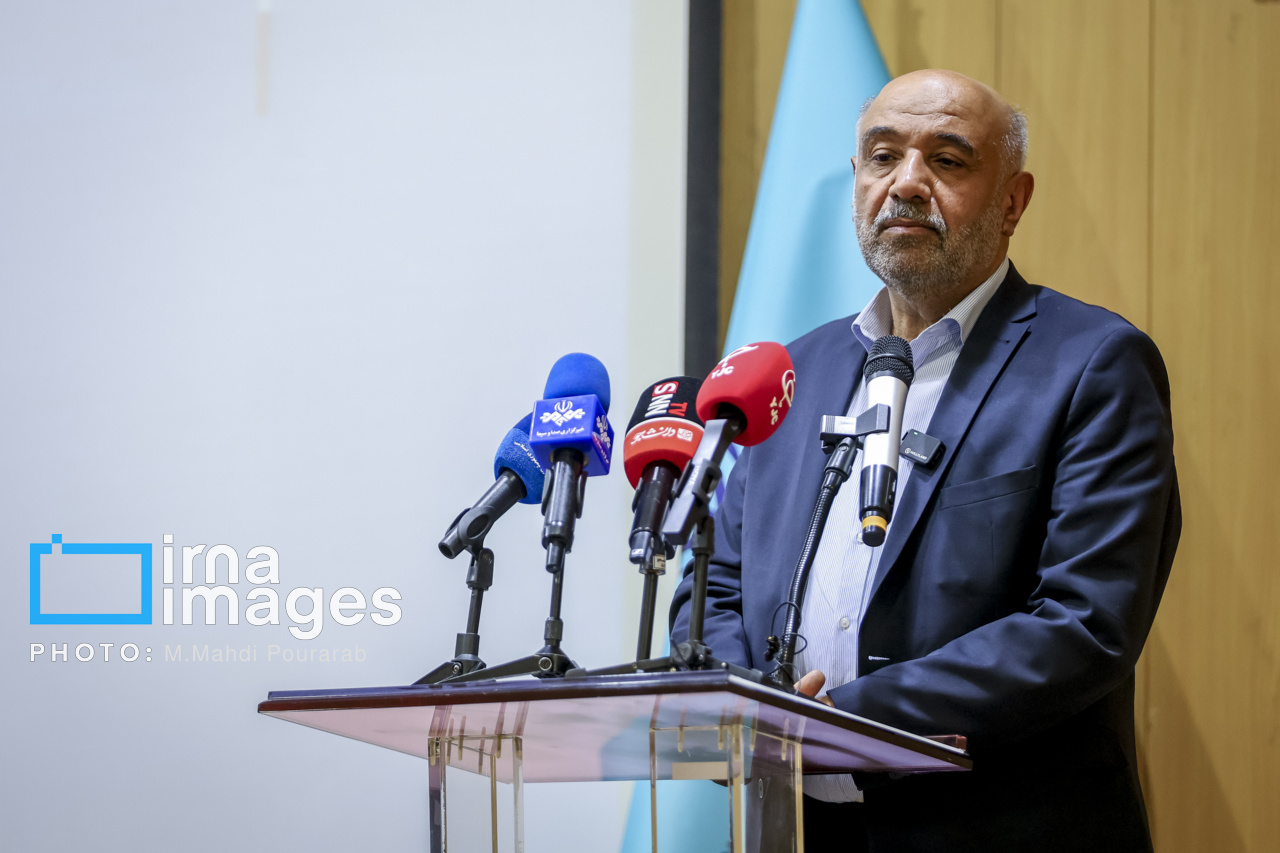 وزیر کار: صنعت پوشاک زیر فشار قاچاق و کمبود منابع قرار گرفته