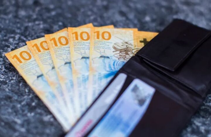 دستمزد واقعی سوئیسی‌ها در مسیر افزایش؛ تورم تهدید می‌کند