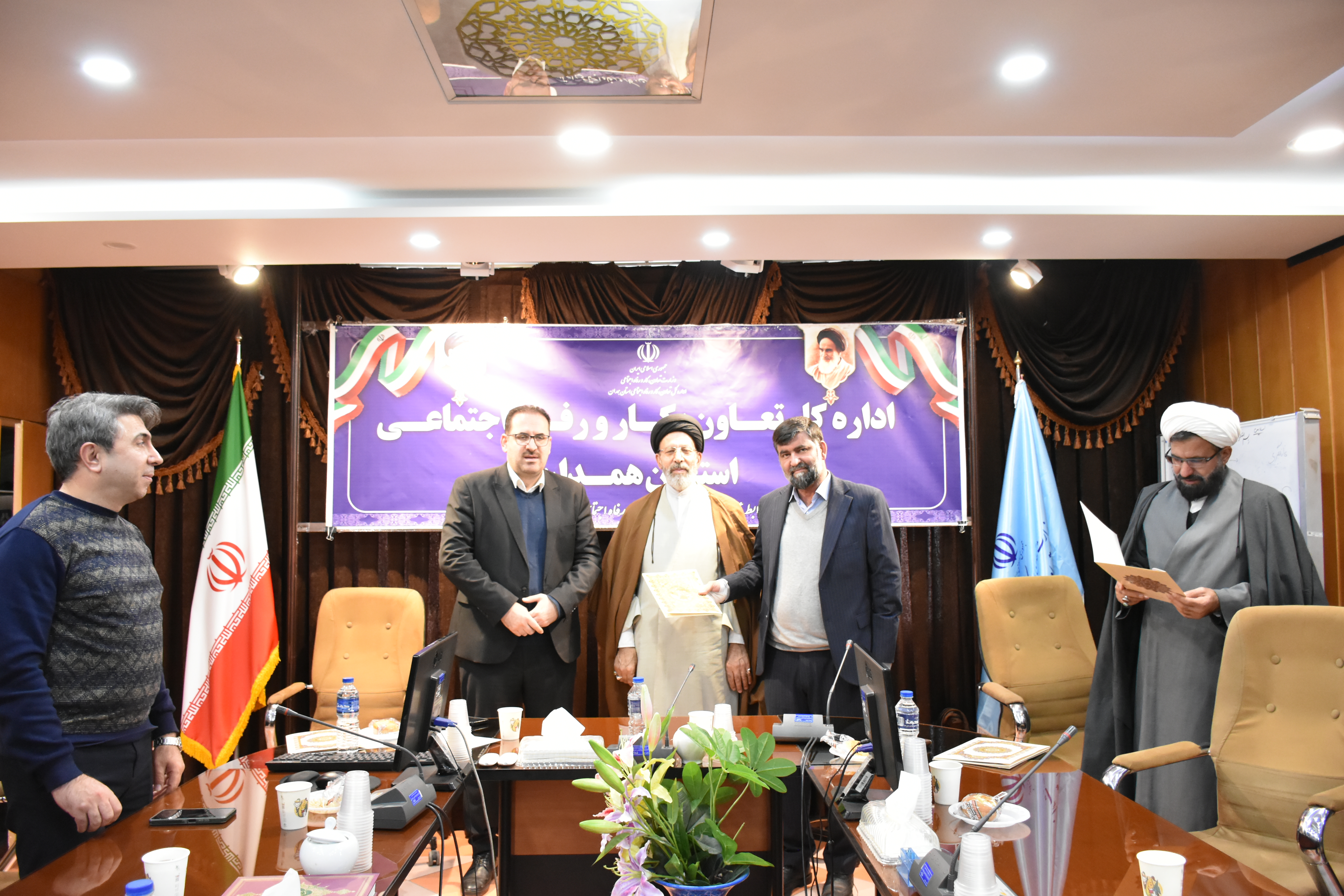 مدیریت درمان تأمین‌اجتماعی همدان در جمع برترین‌های اقامه نماز دستگاه‌های اجرایی