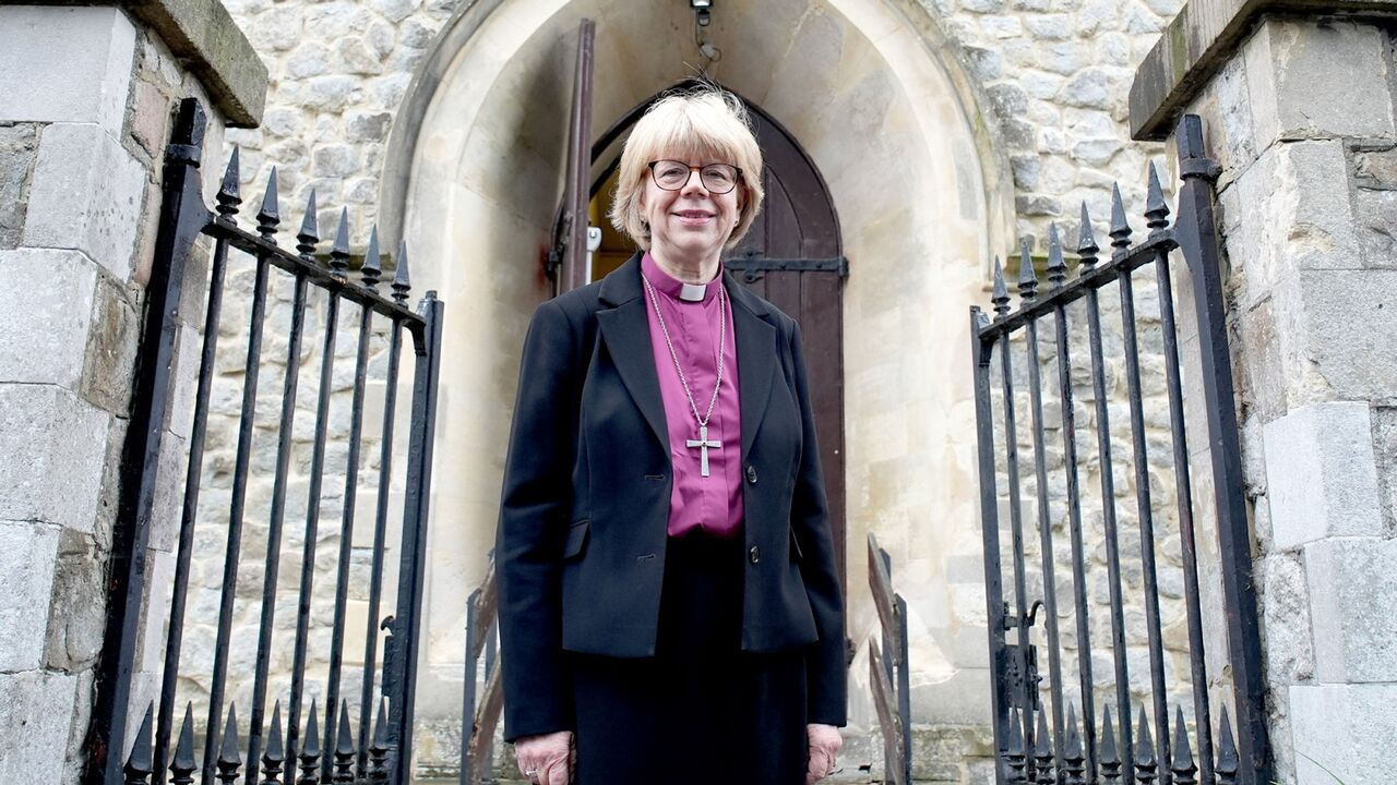 سارا مولالی تاریخ کلیسای انگلستان را تغییر داد