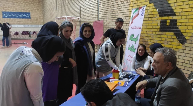 ارائه خدمات درمانی توسط تیم جهادی مدیریت درمان تأمین‌اجتماعی البرز