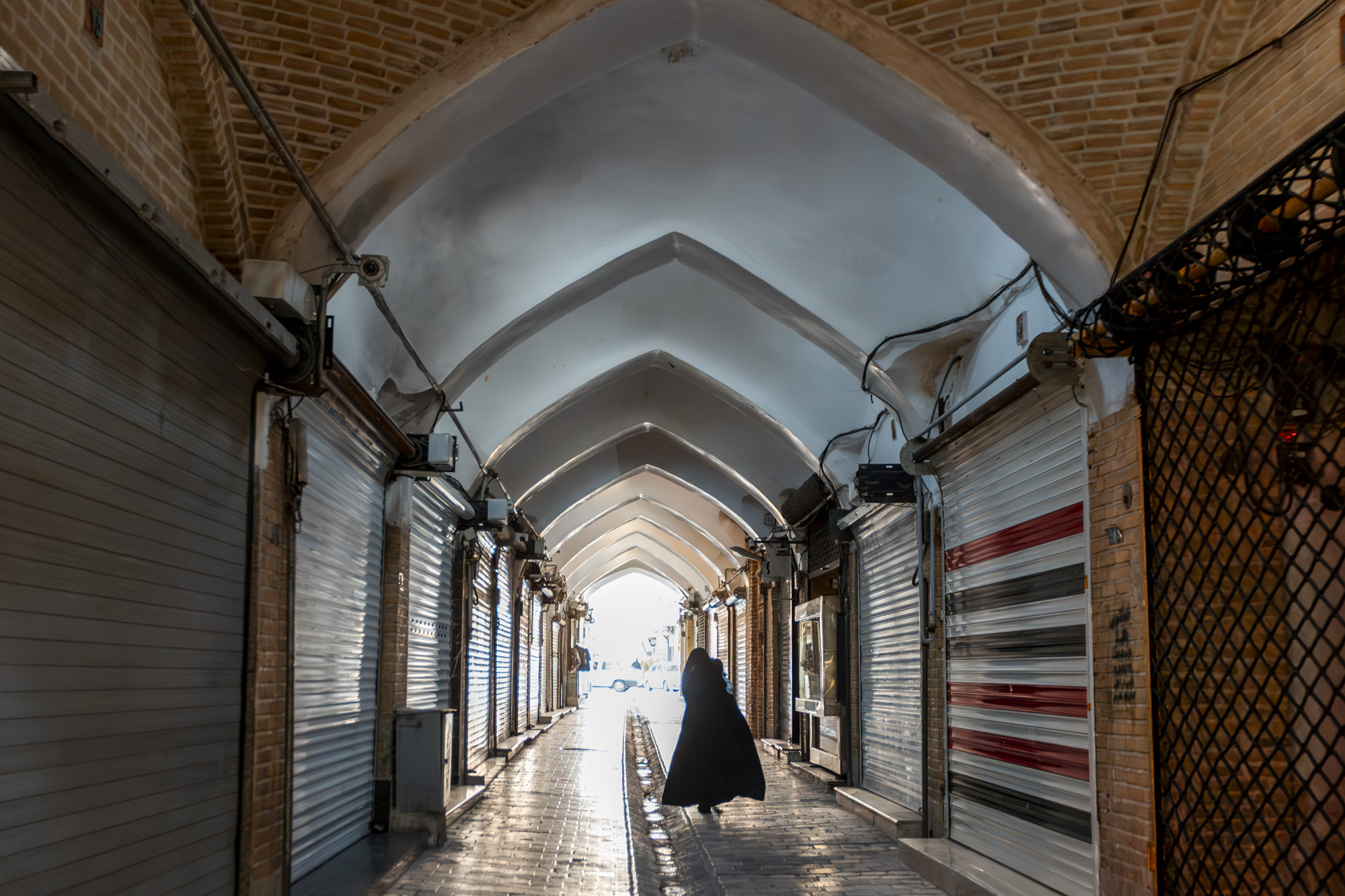 در دل خلوتی یک بازار قدیمی