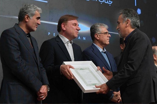 پتروشیمی خراسان برترین نوآوری محصول پتروفن ۱۴۰۴ شد