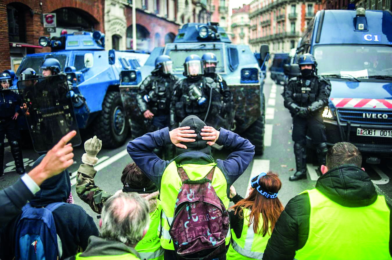در همان زمان، در جایی دیگر از فرانسه: حوادثی که جنبش جلیقه‌زرد‌ها رقم زد