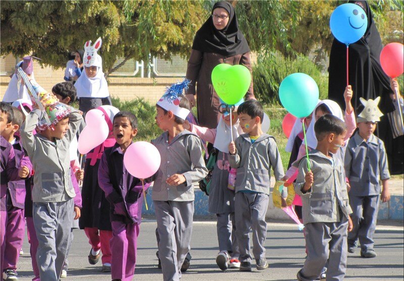 گرامیداشت هفته ملی کودک با شعار «کودک سالم، شادی امروز، آینده فردا»