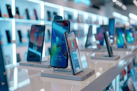 قیمت موبایل در یک سال ۲ تا ۴ برابر شد