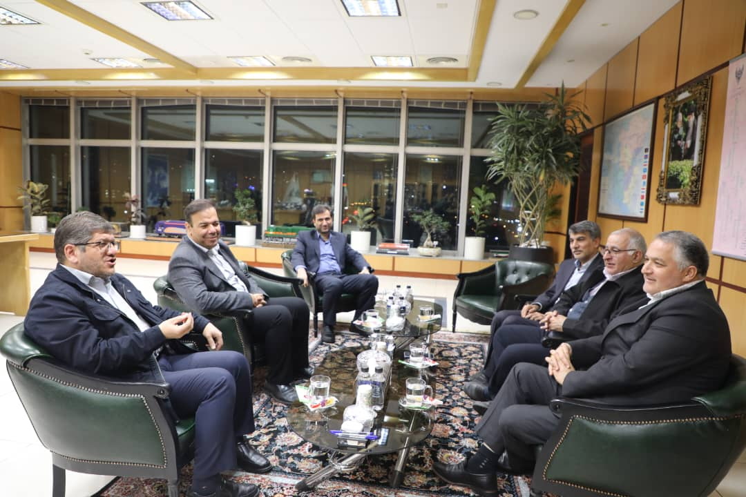 توسعه گردشگری ریلی با همکاری راه‌آهن و هگتا