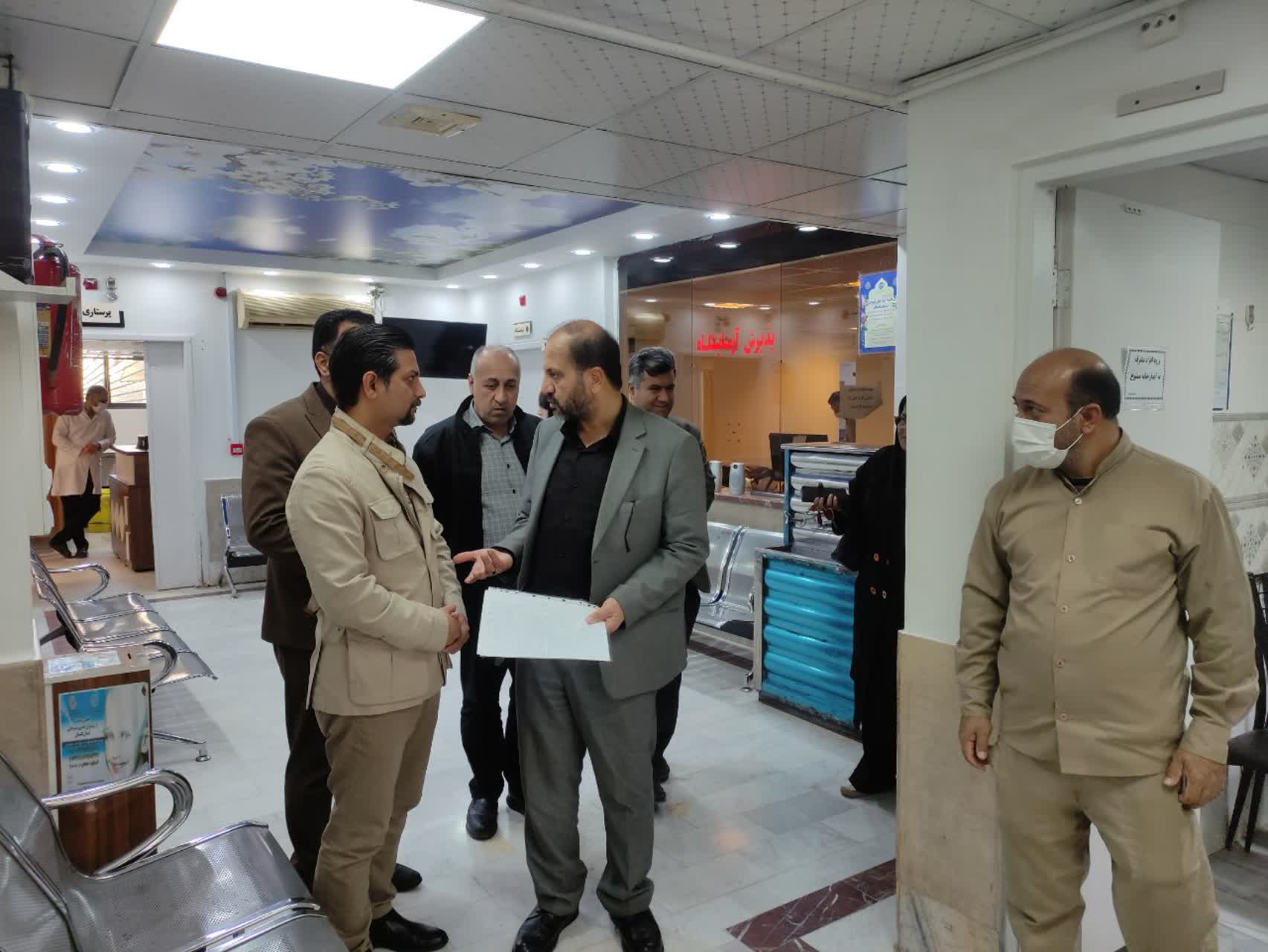 بازدید سرزده نماینده علی‌آبادکتول از درمانگاه تأمین‌اجتماعی شهید مطهری