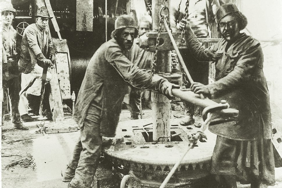 دیالکتیک عقب‌ماندگی: نگاهی تاریخی موانع توسعه پایدار اقتصاد ایران