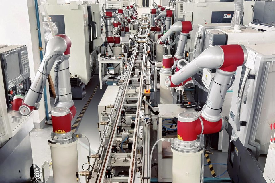 صعود کم‌سابقه صادرات ربات‌های صنعتی چین همزمان با موج انتقال کارخانه‌ها به جنوب شرق آسیا