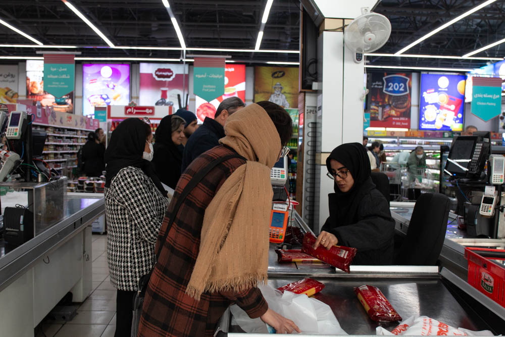 افزایش کالابرگ به اردیبهشت نرسید؛ سناریوهای وزارت رفاه برای بازنگری در رقم کالابرگ چیست؟