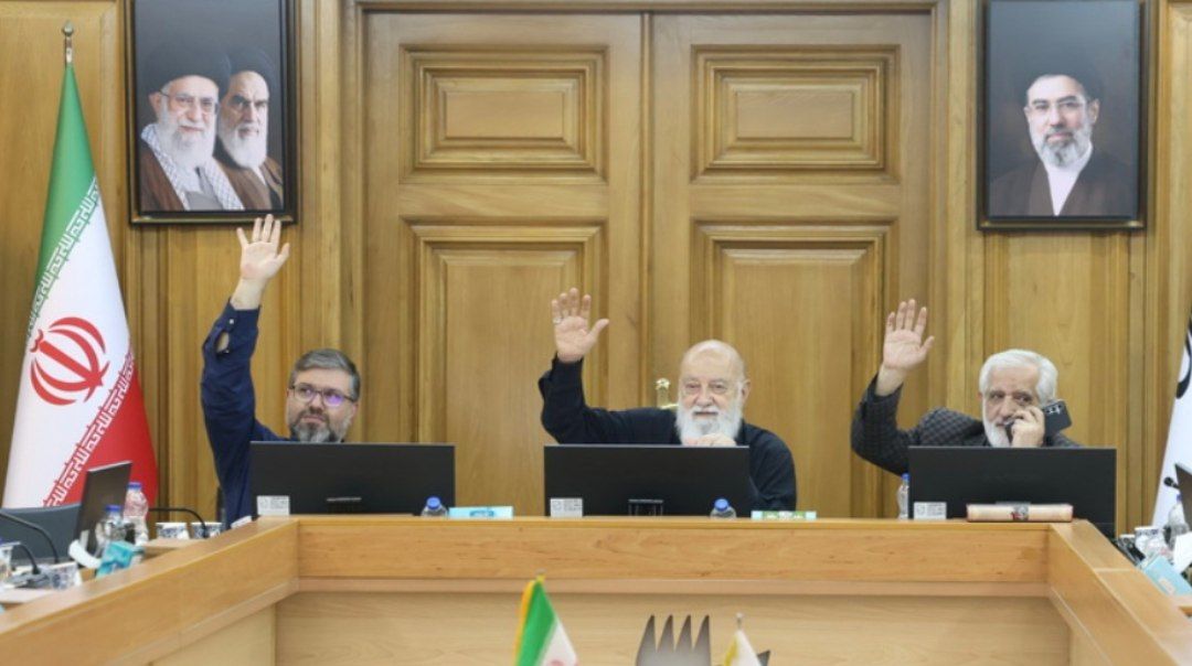 رایگان‌سازی موقت مترو تمدید شد؛ اختلاف‌ها در شورای شهر همچنان پابرجاست