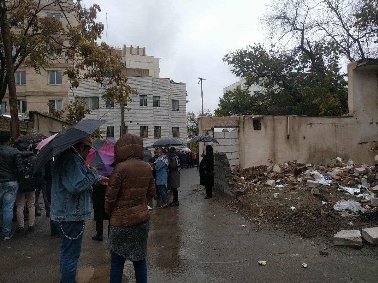 حاشیه‌ای بر یک متن