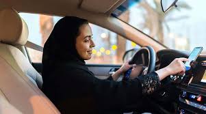 نگاهی به وضعیت رانندگان زن شاغل در تاکسی‌های اینترنتی؛  پیمودن مسیری پر اضطراب