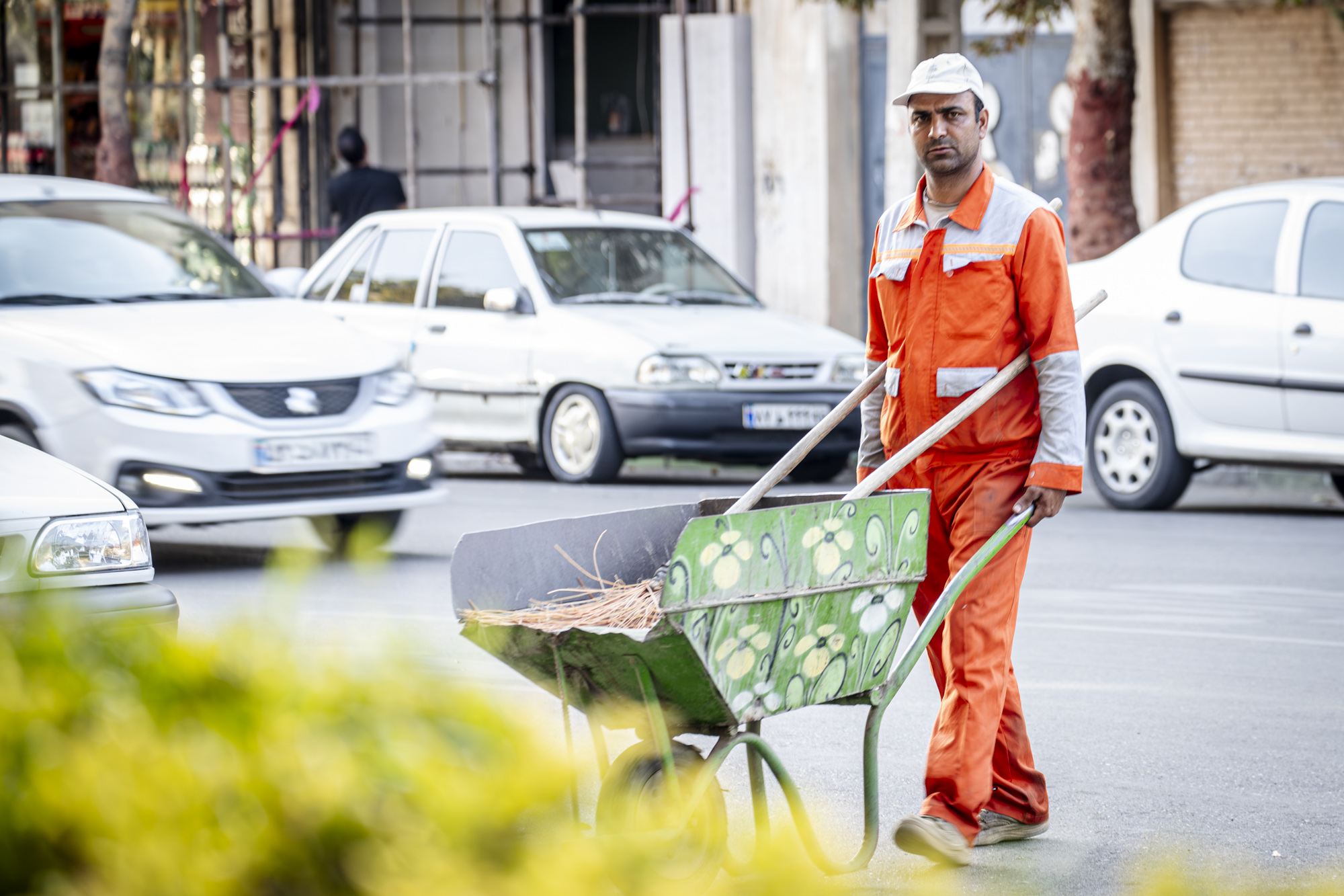 شهر پاک زیر سایه مردان نارنجی‌پوش
