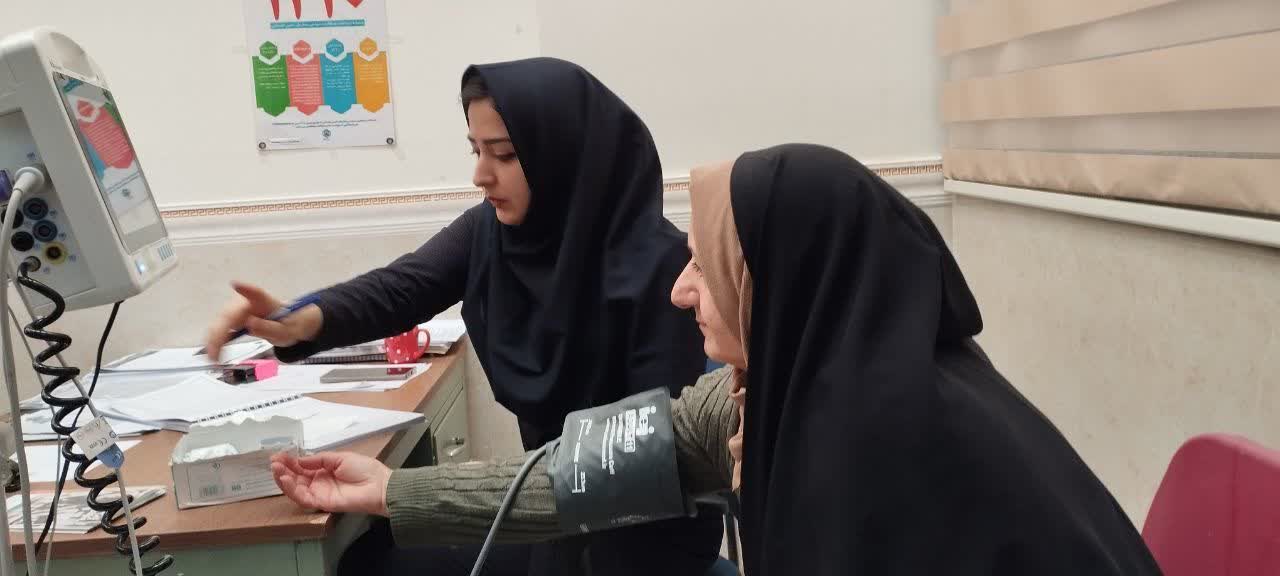 اجرای برنامه غربالگری قند و فشارخون در مراکز درمانی تامین‌اجتماعی زنجان