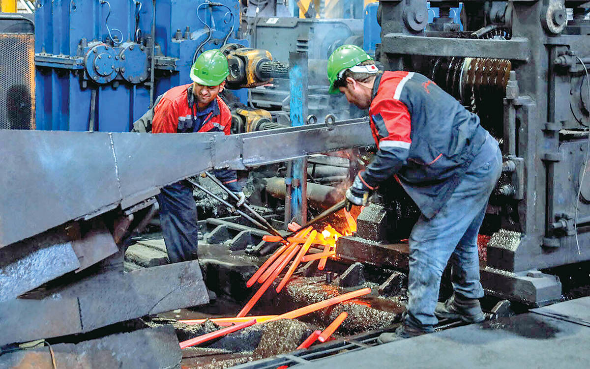 سهم مزد در اقتصاد ایران یک سوم است