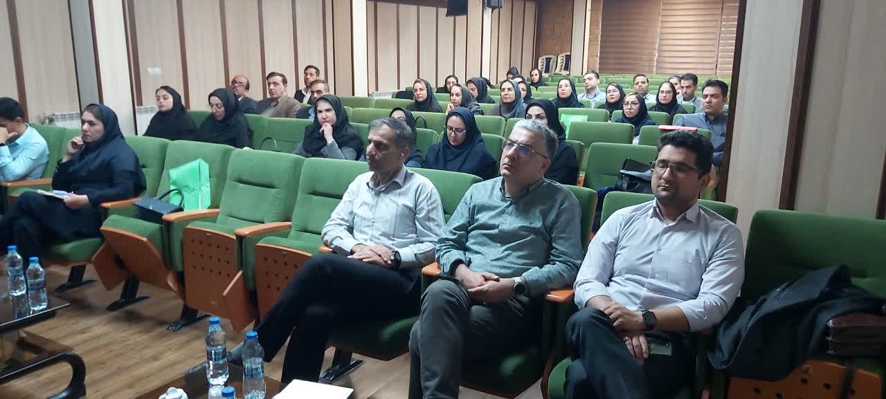 آموزش مهارت‌های ارزیابی ویژه ارزیابان مراکز ملکی تأمین‌اجتماعی اصفهان