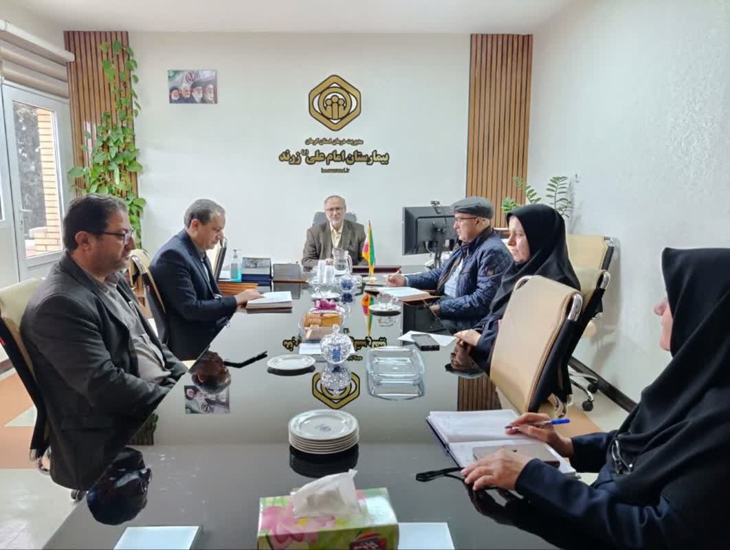 بررسی روند ارائه خدمات بیمارستان زرند توسط مدیر درمان تأمین‌اجتماعی کرمان