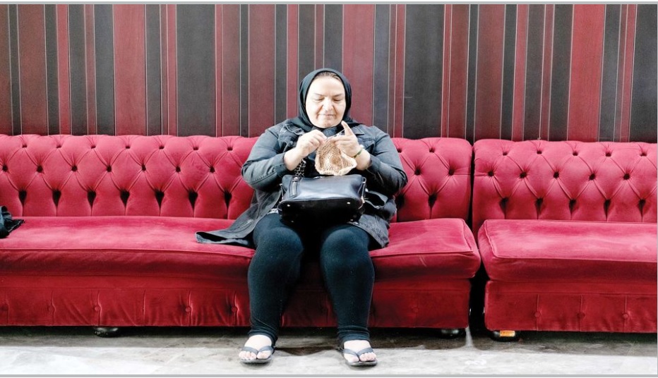 زندگی معلق در هتل لاله