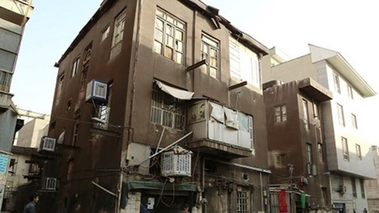 در تیررس زلزله و جنگ