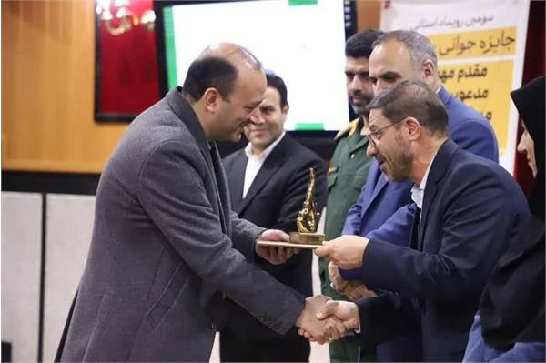 تجلیل از اداره تعاون، کار و رفاه اجتماعی زنجان در رویداد"جایزه جوانی جمعیت"