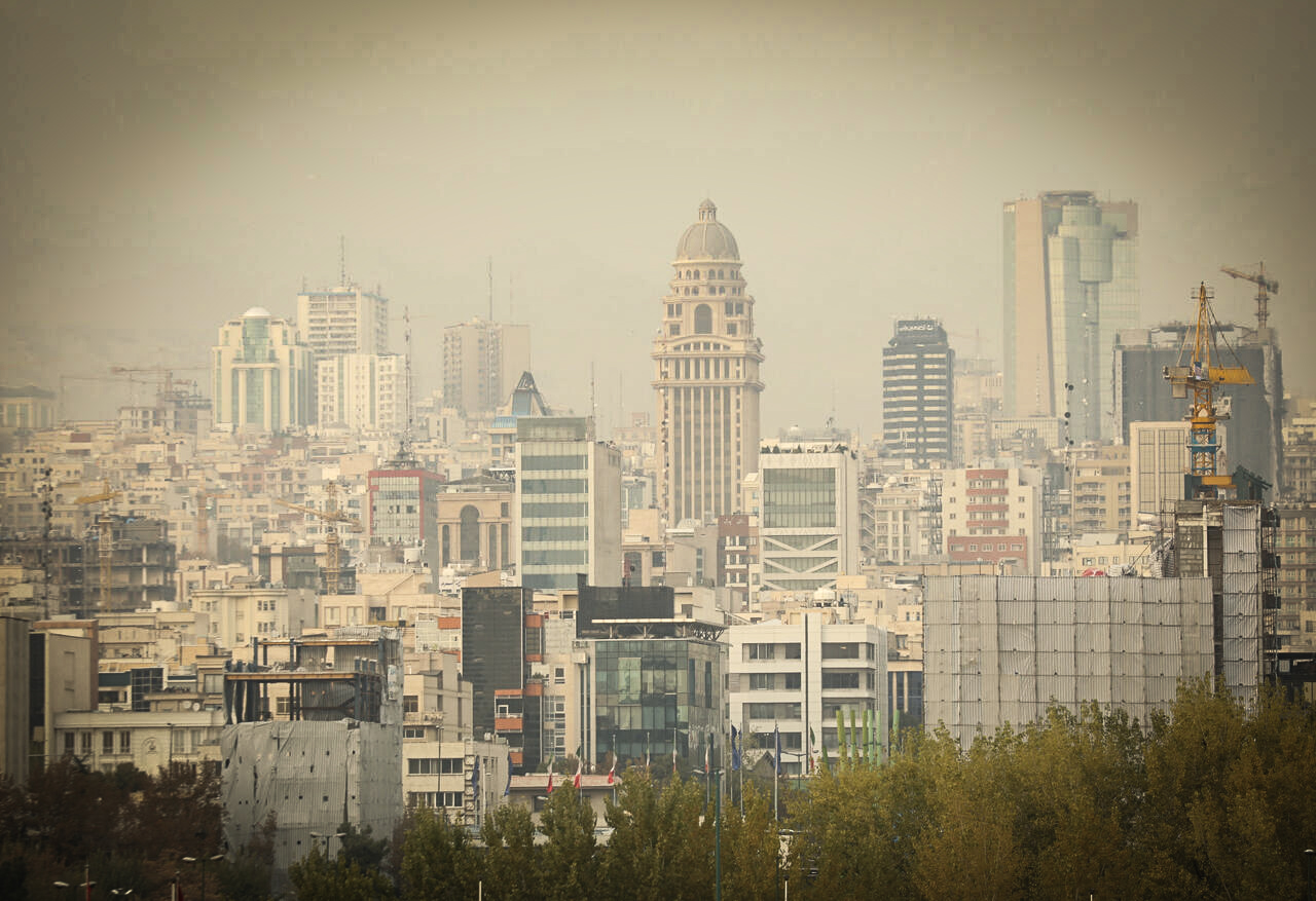 سازمان محیط زیست فاش کرد: هوای تهران، هم مازوت دارد هم گوگرد