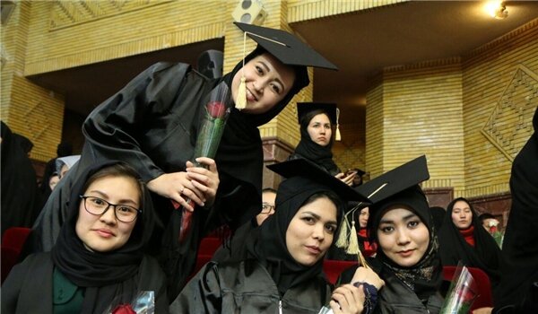 تحصیل نزدیک به ۶۰ هزار دانشجوی افغانستانی در دانشگاه‌های ایران