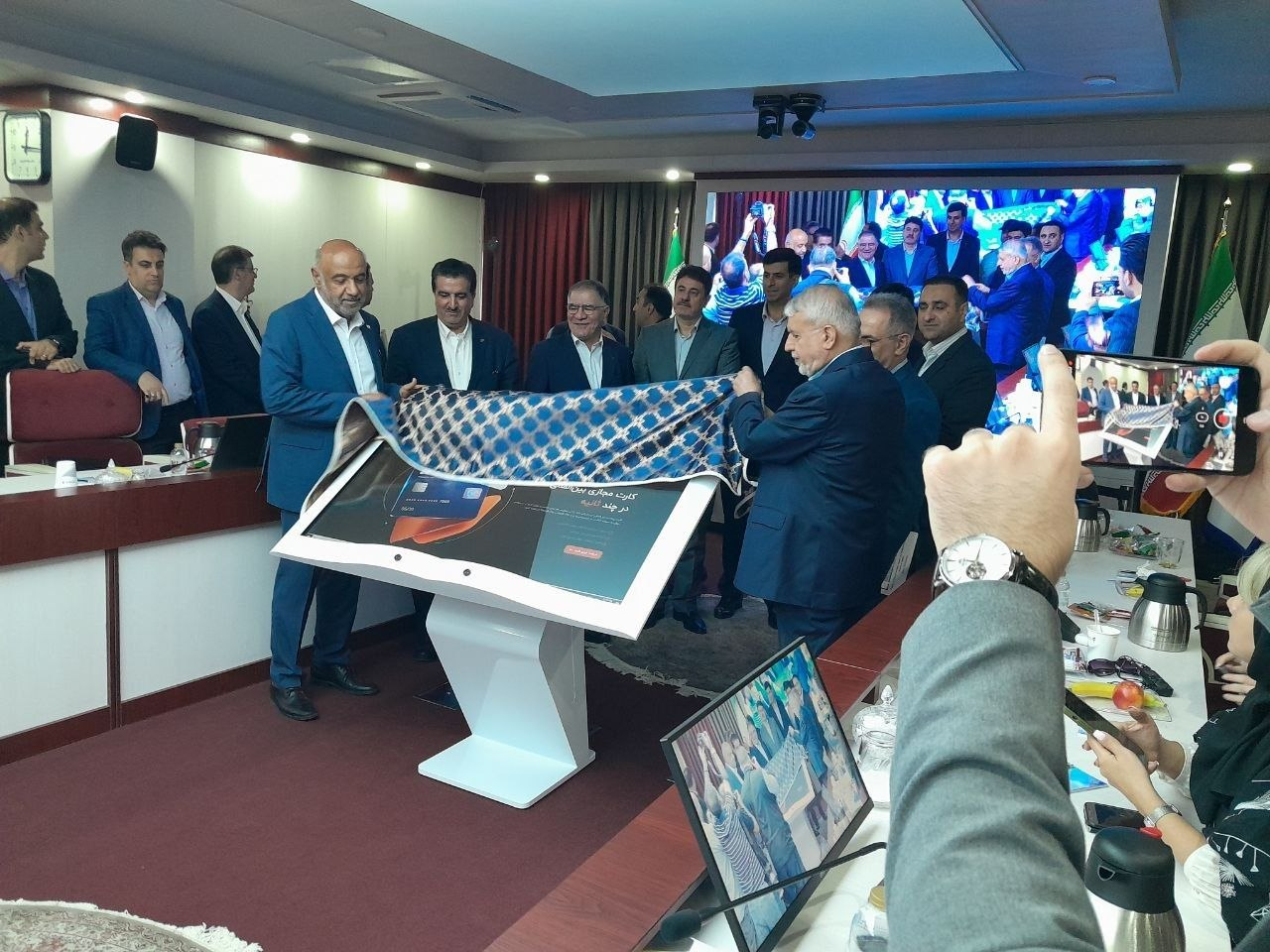 میدری در مراسم رونمایی از کارت اعتباری گردشگری: گردشگری به‌عنوان ابزاری برای خروج از رکود اقتصادی است