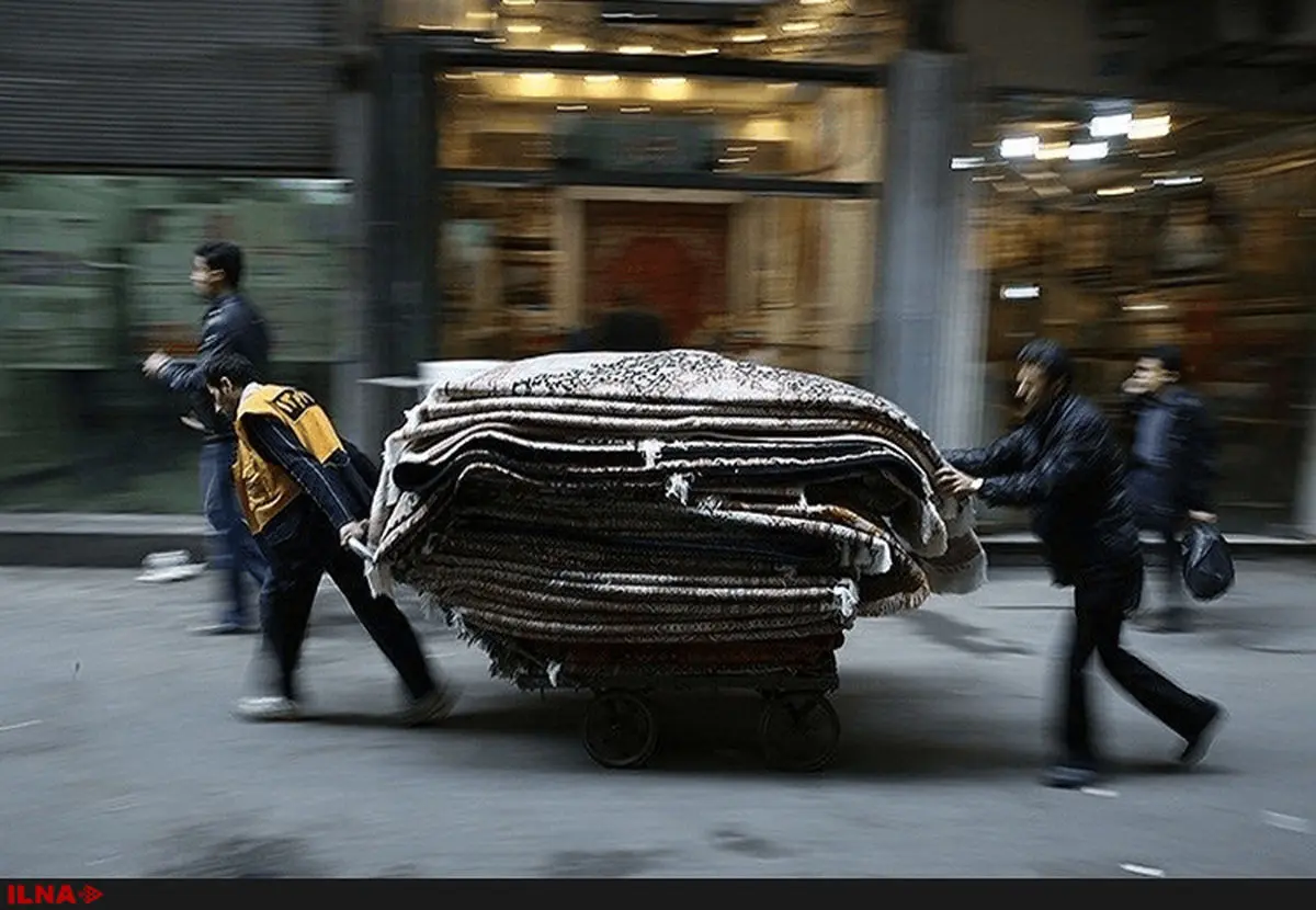 بار سنگین معیشت بر دوش کارگران باربر