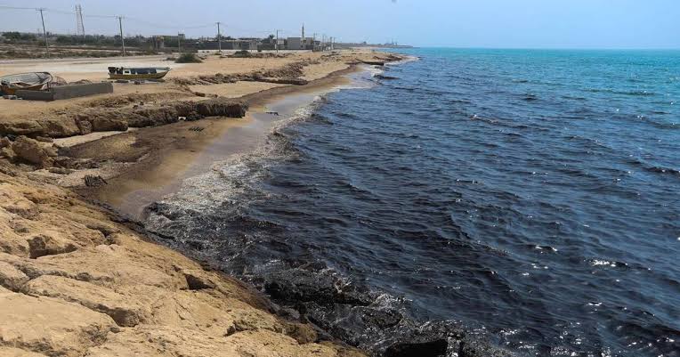 تبعات پنهان جنگ برای محیط زیست؛ از ذرات انفجار تا آلودگی نفتی