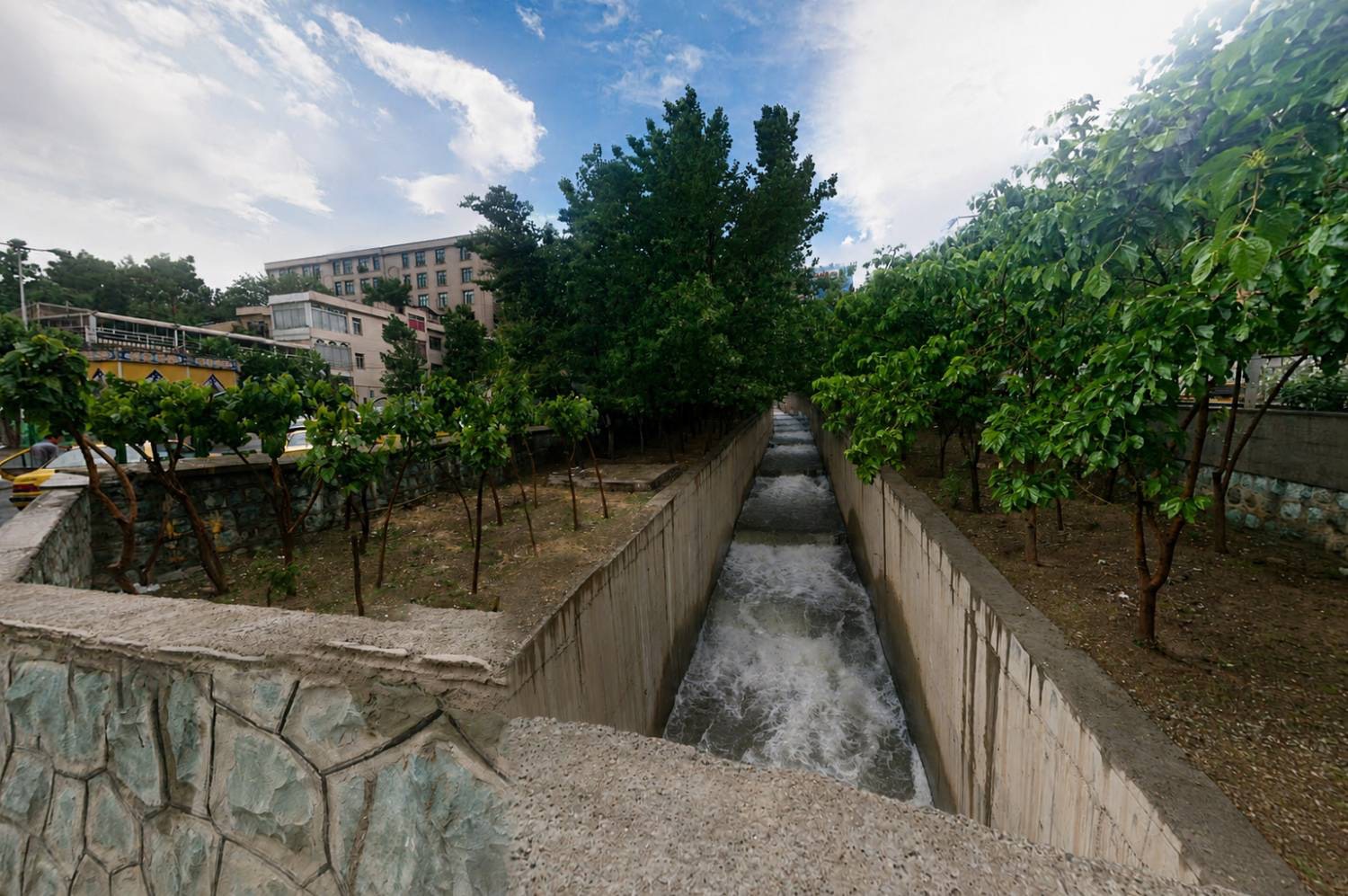 کلانتری در مسیر رودخانه