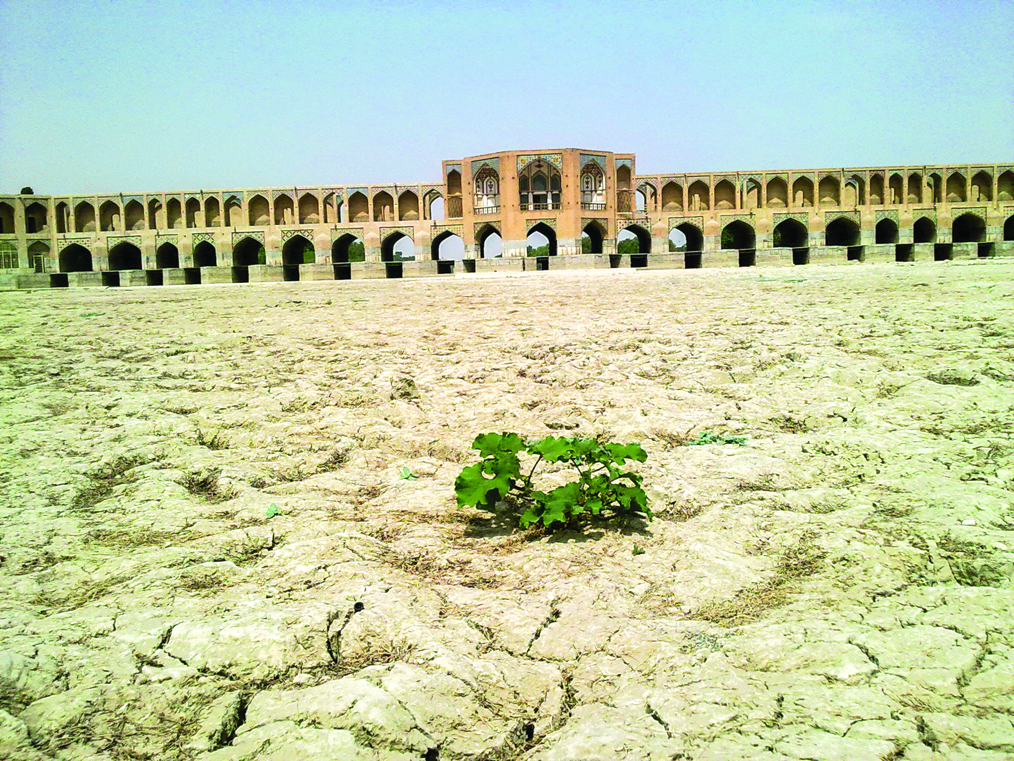 چه کسی مقصر بحران آب است؟ مردم یا سیاست‌گذاران؟