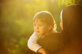 اختیارات مالی مادران؛ لایحه دولت زیر تیغ نقد حقوقی مجلس