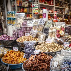 عطاری‌ها  میراث‌دار طب کهن ایرانی در دل زندگی مدرن