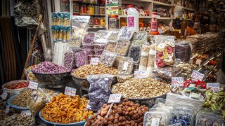 عطاری‌ها  میراث‌دار طب کهن ایرانی در دل زندگی مدرن