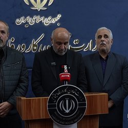 در نشست تعیین دستمزد کارگران چه گذشت؟ افزایش ۶۰ درصدی حداقل دستمزد و تصویب بازنگری پس از ۶ ماه
