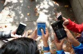 ممنوعیت تلفن همراه در مدارس نمرات دانش‌آموزان را بهبود نبخشید