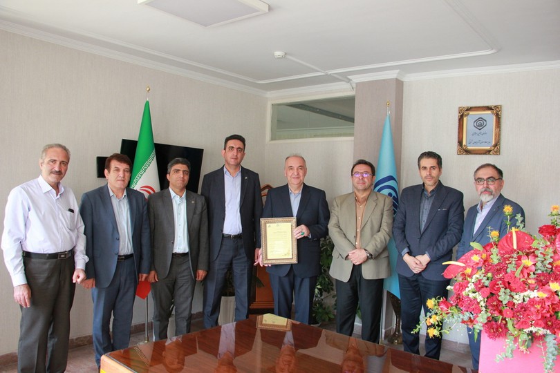 تجلیل مدیرکل تأمین اجتماعی آذربایجان شرقی از پزشکان و کادر درمان