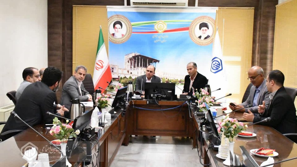 موانع بیمه‌ای پروژه‌های عمرانی بهارستان روی میز بررسی قرار گرفت